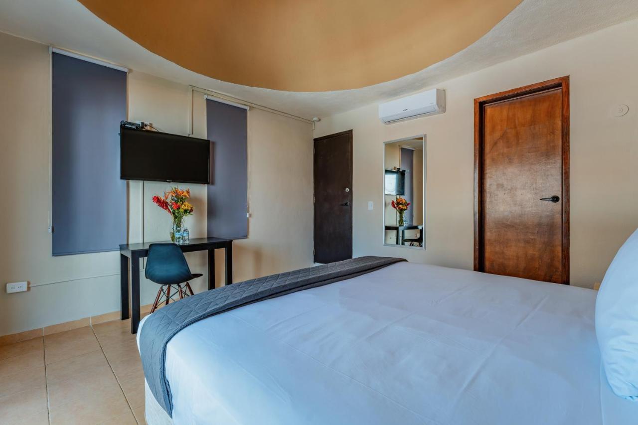 Hotel Brisas 5A Av, Playa Del Carmen Kültér fotó